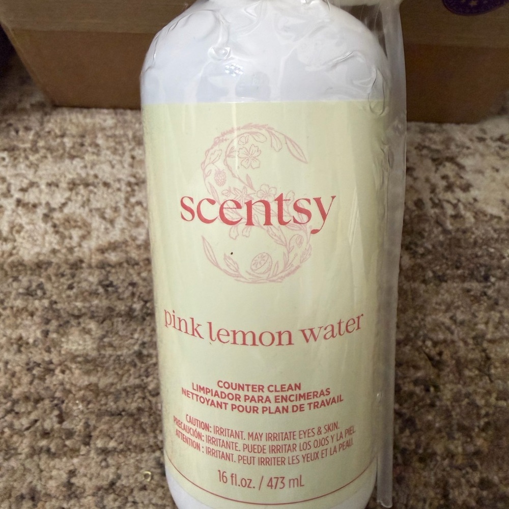 Scentsy Pink Lemon Water Counter Clean - Pale Yellow & Pink